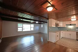 438 W Jefferson St, Winamac, IN 46996 - Photo 12