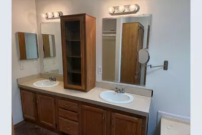 513 Center Street, Valparaiso, IN 46385 - Photo 8
