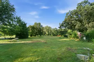 2103 E Elm St, Griffith, IN 46319 - Photo 2