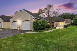 1100 Saratoga Ln, Chesterton, IN 46304 - Photo 2