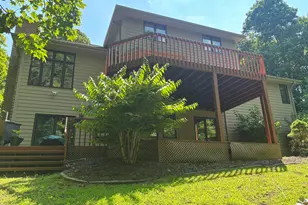 239 Crabapple Ln, Valparaiso, IN 46383 - Photo 2