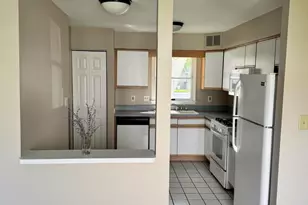 6096 Maryland St, Merrillville, IN 46410 - Photo 4