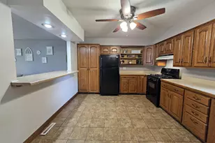 1606 Brookview Ct, Hobart, IN 46342 - Photo 12