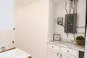 8115 Wicker Park Dr, Highland, IN 46322 - Photo 24