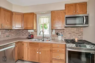 2724 Lois St, Portage, IN 46368 - Photo 8