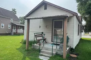 104 S Pearl St, Knox, IN 46534 - Photo 2