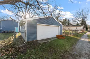2852 Clay St, Lake Station, IN 46405 - Photo 14
