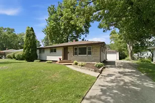 322 Oriole Ave, Crown Point, IN 46307 - Photo 1