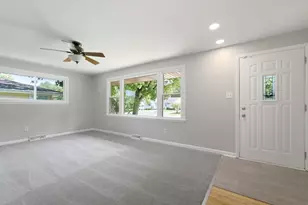 322 Oriole Ave, Crown Point, IN 46307 - Photo 4