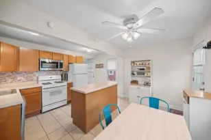 413 McKinley St, Valparaiso, IN 46383 - Photo 10