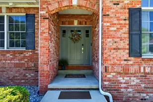 94 Scotscraig Dr, Valparaiso, IN 46385 - Photo 2