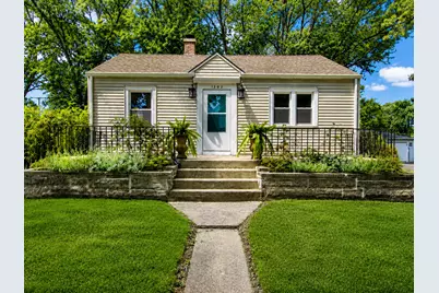 1302 Sycamore Street, Crown Point, IN 46307 - Photo 2