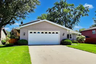 8787 Mathews Ln, Crown Point, IN 46307 - Photo 4