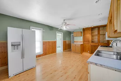 8826 N 650 E, New Carlisle, IN 46552 - Photo 4