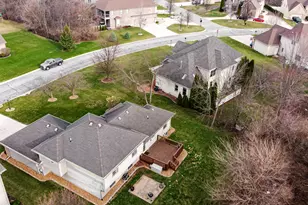 10621 Erie Dr, Crown Point, IN 46307 - Photo 44