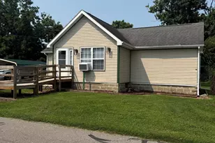 307 S Fisher St, Knox, IN 46534 - Photo 2