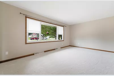 954 Chippewa Drive, Crown Point, IN 46307 - Photo 12