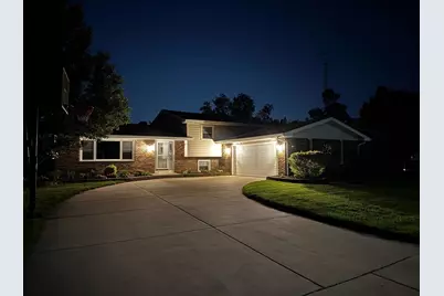 954 Chippewa Drive, Crown Point, IN 46307 - Photo 2