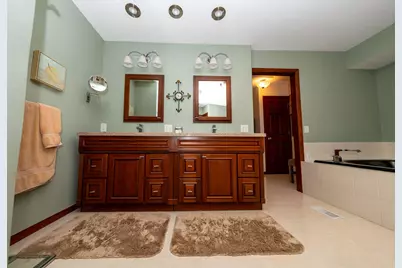 471 E 830 N, Valparaiso, IN 46383 - Photo 20