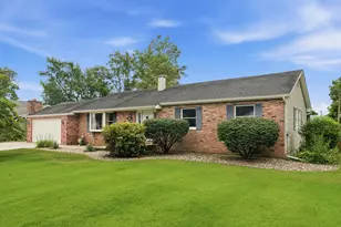 807 21st St SW, Demotte, IN 46310 - Photo 1