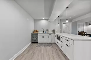 1426 Gates Dr, Schererville, IN 46375 - Photo 12