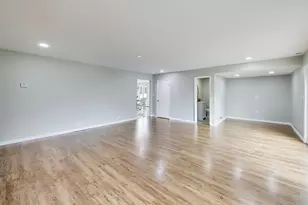 9831 Erie St, Highland, IN 46322 - Photo 12