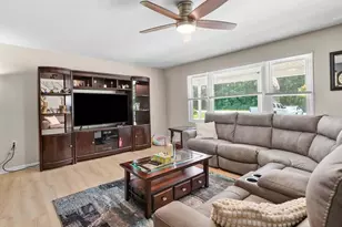 715 McCool Rd, Valparaiso, IN 46385 - Photo 4