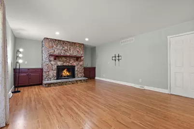 423 Shorewood Court, Valparaiso, IN 46385 - Photo 18
