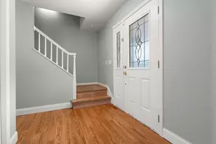 423 Shorewood Ct, Valparaiso, IN 46385 - Photo 6