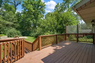 423 Shorewood Ct, Valparaiso, IN 46385 - Photo 36