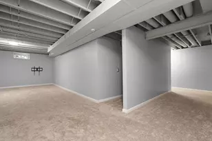 423 Shorewood Ct, Valparaiso, IN 46385 - Photo 4