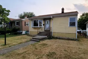 2716 White Oak Ave, Whiting, IN 46394 - Photo 2