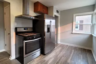 2716 White Oak Ave, Whiting, IN 46394 - Photo 6