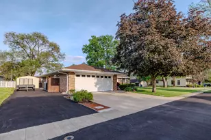 23 S Illinois St, Remington, IN 47977 - Photo 4