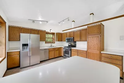585 Lake Park Drive, Valparaiso, IN 46385 - Photo 6