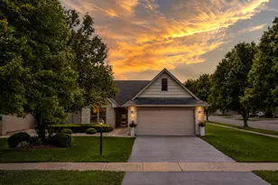 1081 Wildwood Ln, Schererville, IN 46375 - Photo 4