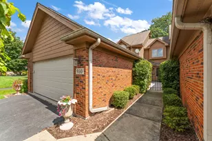 930 Cornwallis Ln, Munster, IN 46321 - Photo 1