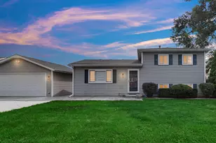 561 Eastwood Dr, Lowell, IN 46356 - Photo 2