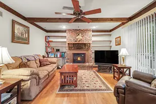 428 Pickwick Pl, Valparaiso, IN 46385 - Photo 6