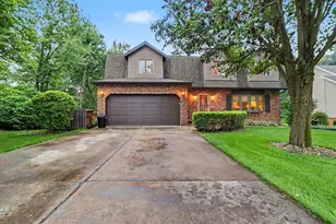 428 Pickwick Pl, Valparaiso, IN 46385 - Photo 2