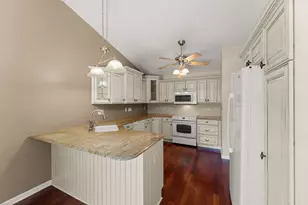 901 Veterans Ln, Crown Point, IN 46307 - Photo 8