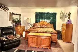 1313 Delaware St, Gary, IN 46407 - Photo 10