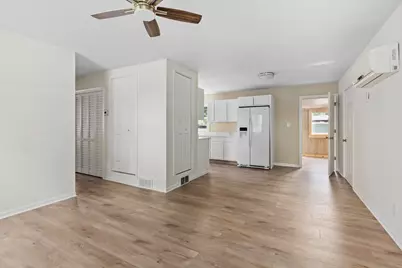 4171 W 39th Avenue, Hobart, IN 46342 - Photo 2