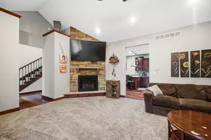 11723 N 557 E, Demotte, IN 46310 - Photo 4