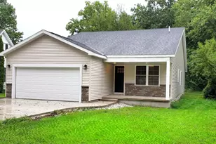 303 E Washington St, Kentland, IN 47951 - Photo 1