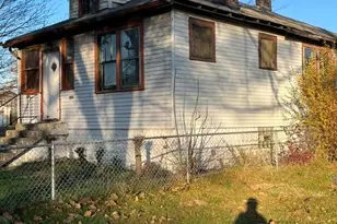 2037 Delaware St, Gary, IN 46407 - Photo 2