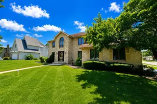 1429 Lakeview Dr, Schererville, IN 46375 - Photo 2