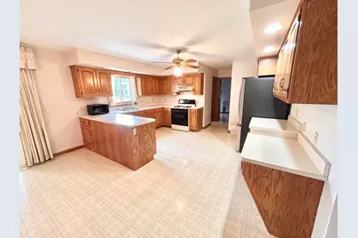 1429 Lakeview Drive, Schererville, IN 46375 - Photo 16