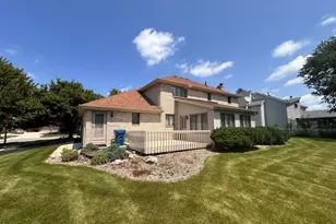 1429 Lakeview Dr, Schererville, IN 46375 - Photo 6
