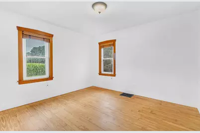 502 S 250 W, Valparaiso, IN 46385 - Photo 16